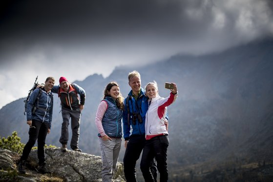 Freunde beim Wandern in der Regin Murau-Kreischberg (c) Tom Lamm